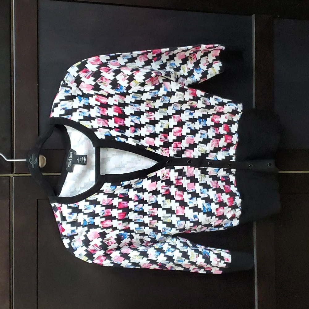 🆕 Black & white cardigan